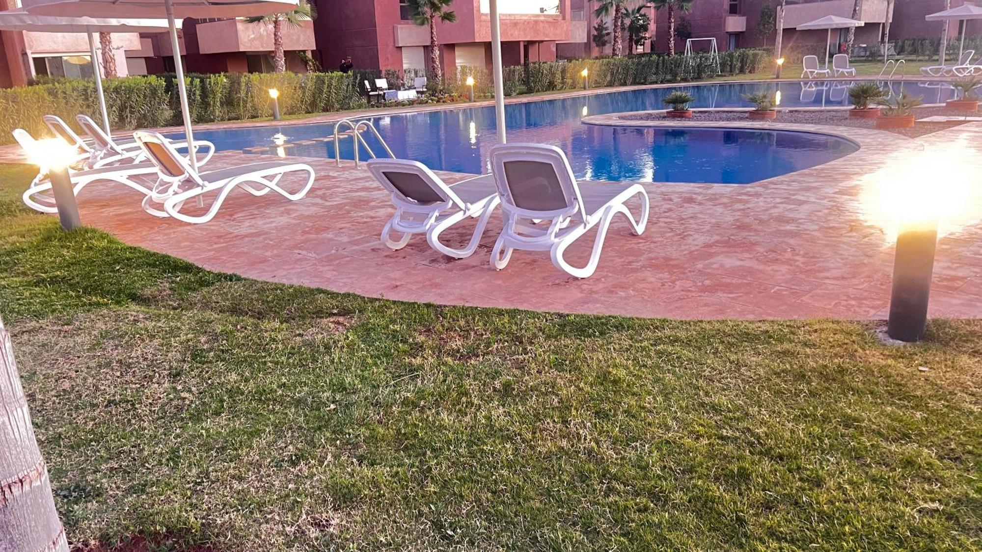 Appartement De Luxe Avec Jardin Vue Sur La Piscine Golf Securise 24H Sur 24 A 5 Minutes De L Aeroport Marrakesh Bagian luar foto