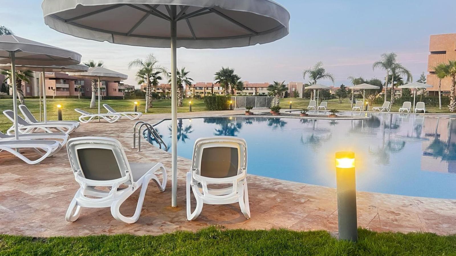 Appartement De Luxe Avec Jardin Vue Sur La Piscine Golf Securise 24H Sur 24 A 5 Minutes De L Aeroport Marrakesh Bagian luar foto