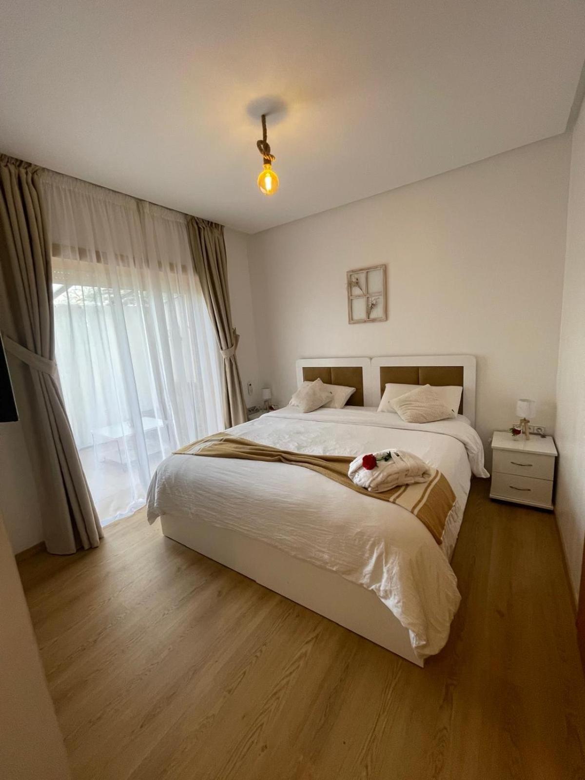 Appartement De Luxe Avec Jardin Vue Sur La Piscine Golf Securise 24H Sur 24 A 5 Minutes De L Aeroport Marrakesh Bagian luar foto