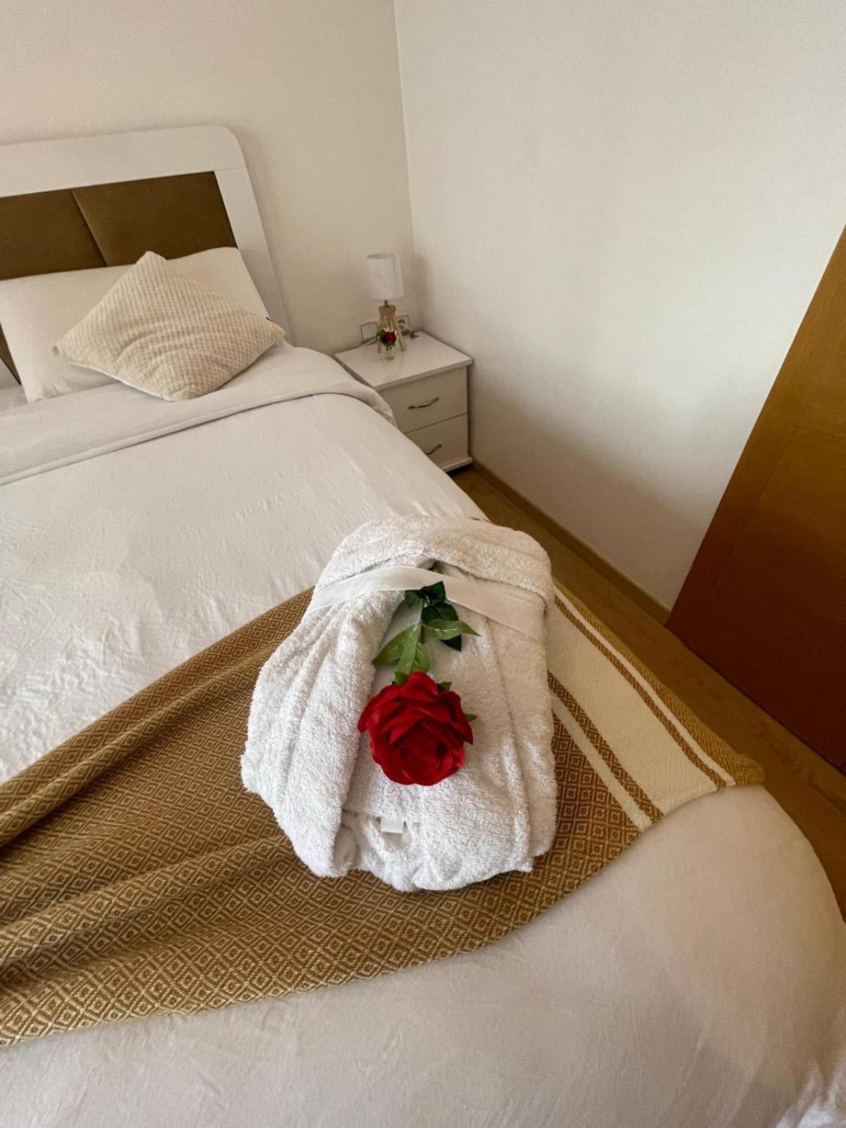 Appartement De Luxe Avec Jardin Vue Sur La Piscine Golf Securise 24H Sur 24 A 5 Minutes De L Aeroport Marrakesh Bagian luar foto